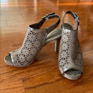 NWOT Anne Klein heels with 1/2” front platform